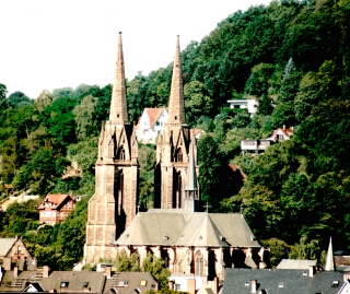 Kirche vom Ortenberg aus gesehen