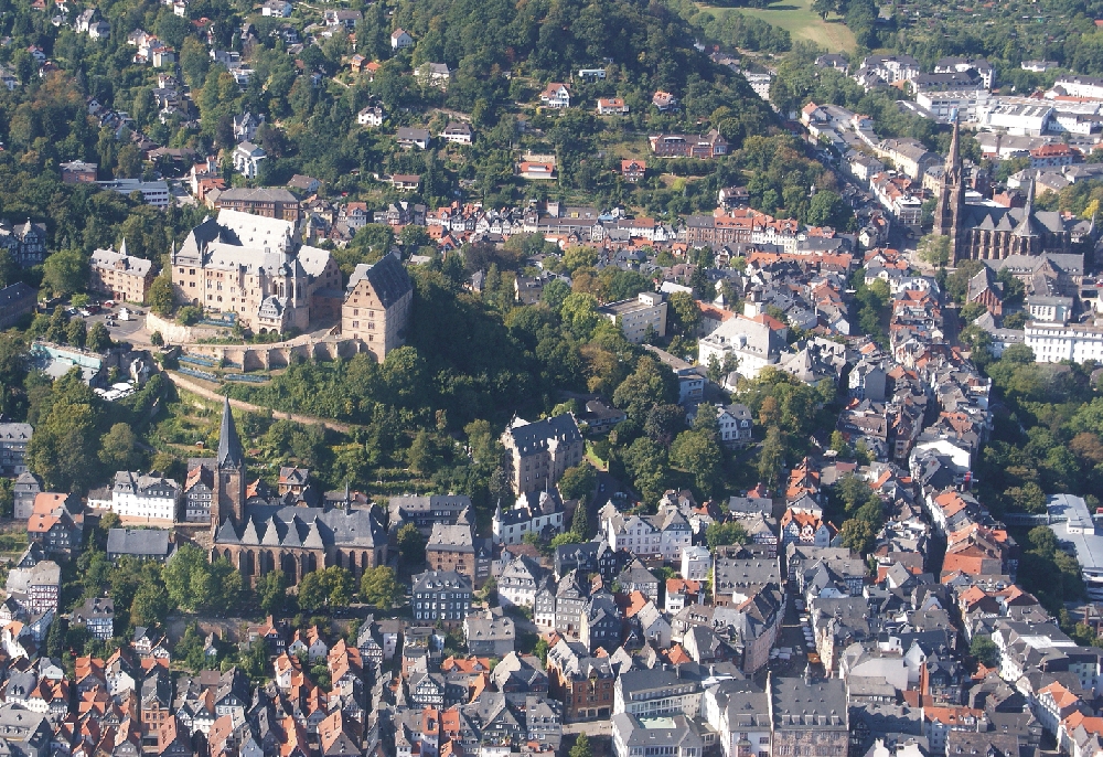Luftaufnahme Schloss und Elisabethkirche